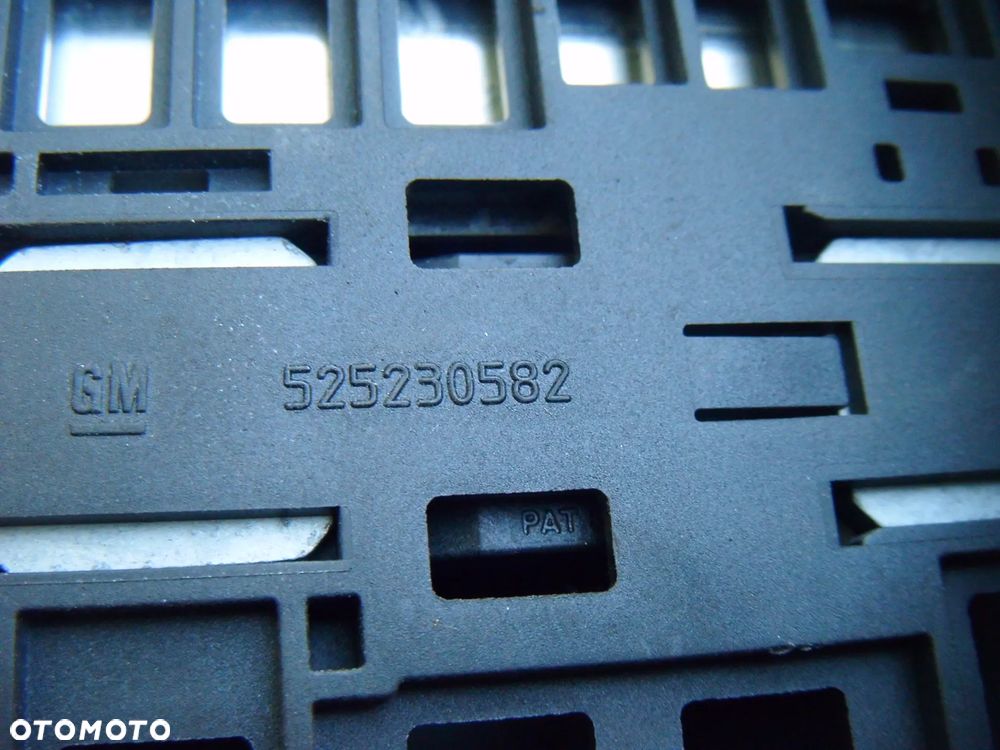 opel insignia a 10r klema plusowa  525230582 - 3