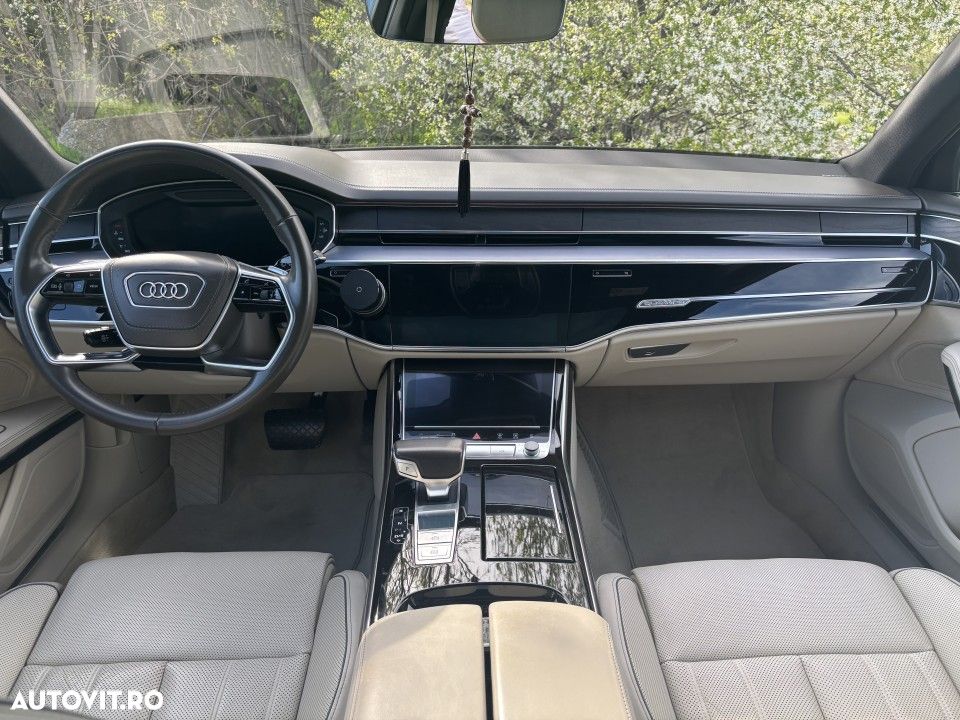 Audi A8 - 10