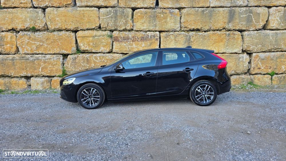 Volvo V40 2.0 D2 Momentum Geartronic - 3
