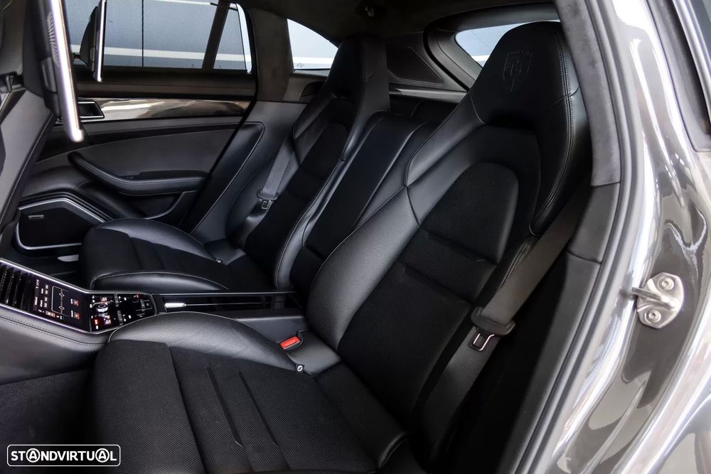 Porsche Panamera Sport Turismo Turbo - 24