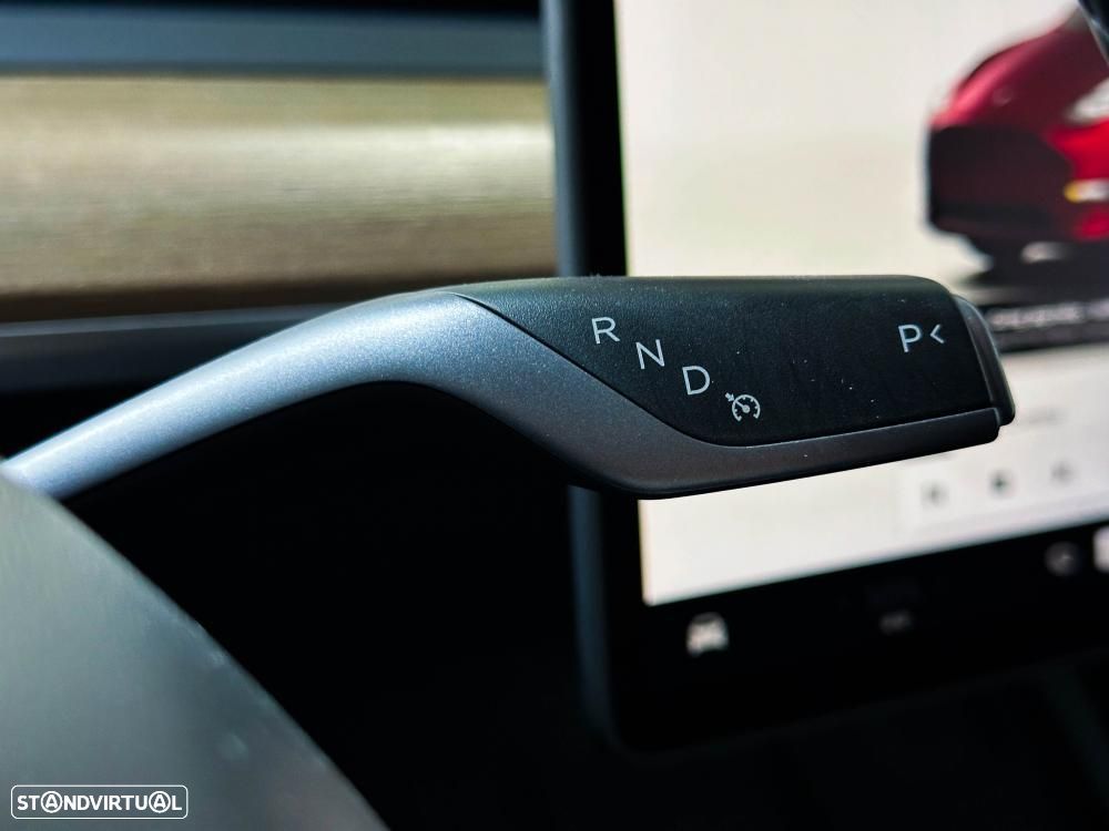 Tesla Model Y Performance Dual Motor AWD - 27