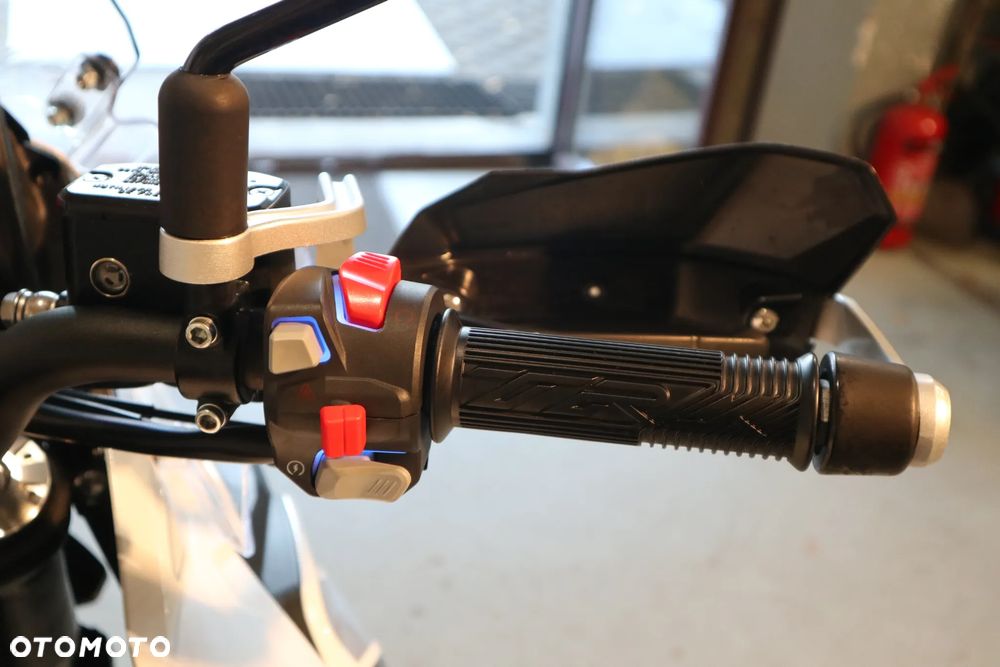 Benelli TRK 502X - 11