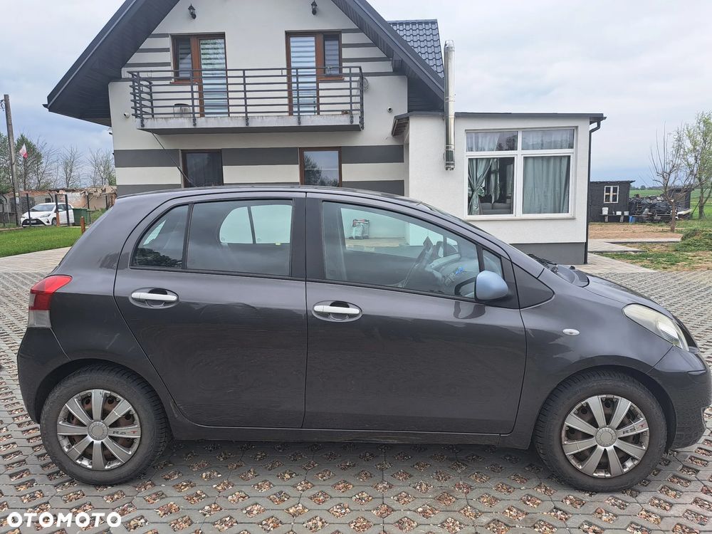 Toyota Yaris - 4