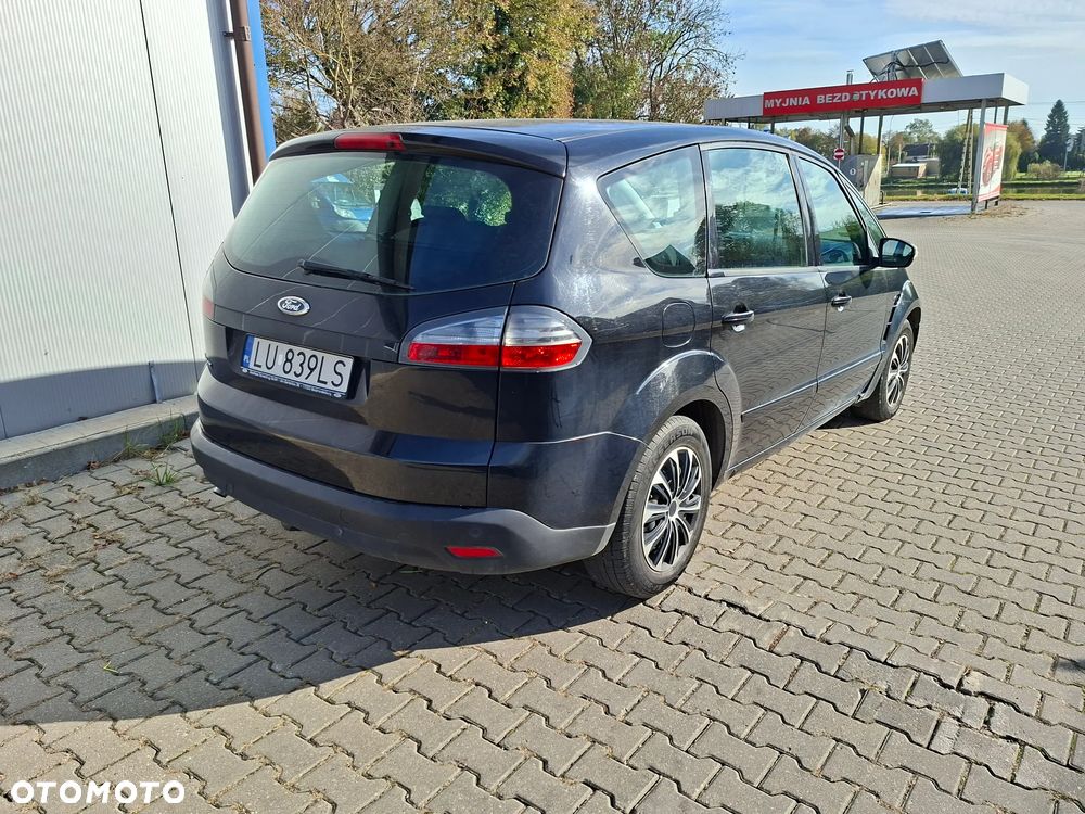 Ford S-Max - 17