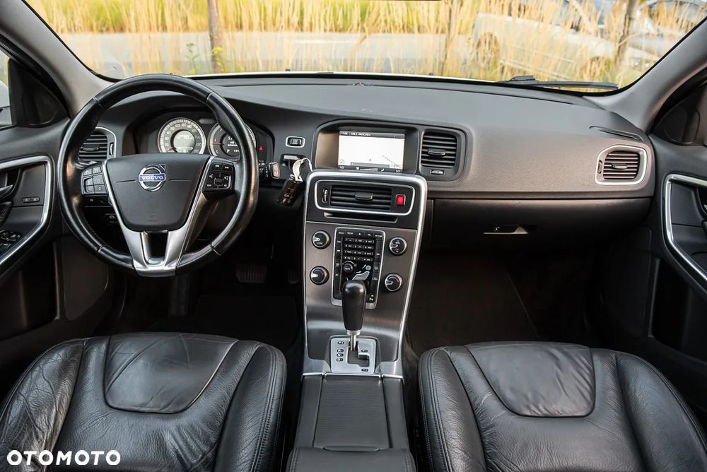 Volvo V60 D3 Geartronic Summum - 26
