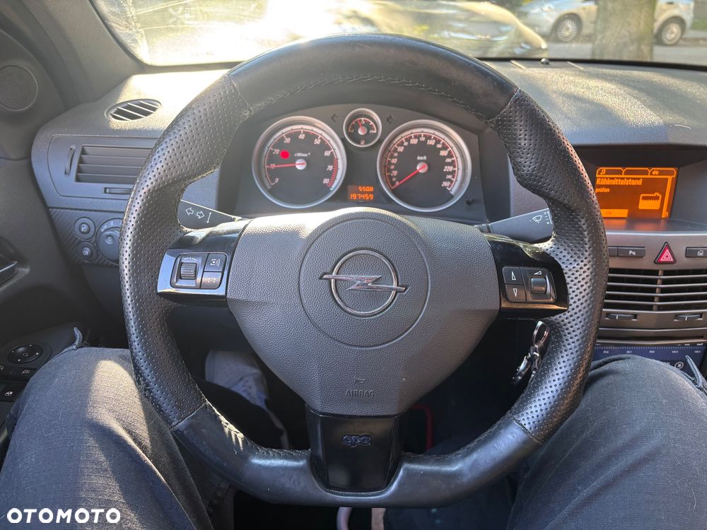 Opel Astra 2.0 Turbo OPC - 12