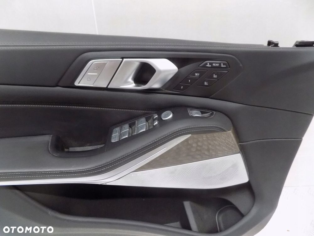 BMW X7 G07 TAPICERKA DRZWI BOCZEK BOWERS WILKINS - 3