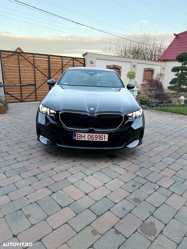 BMW Seria 5 540d xDrive AT MHEV - 1