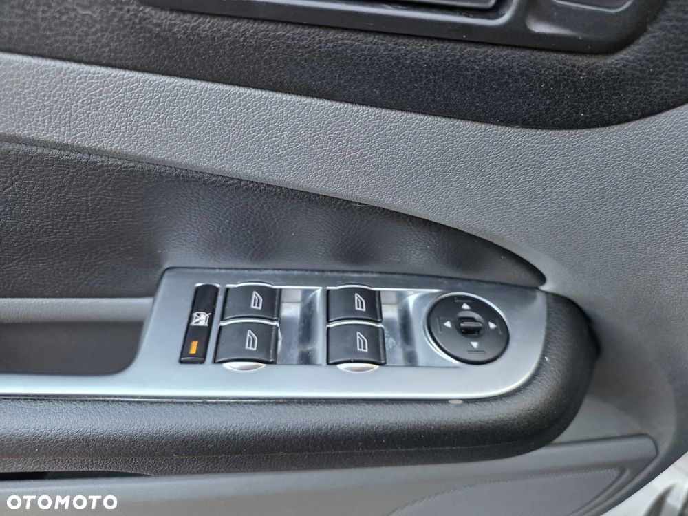 Ford Focus 2.0 16V Titanium - 23