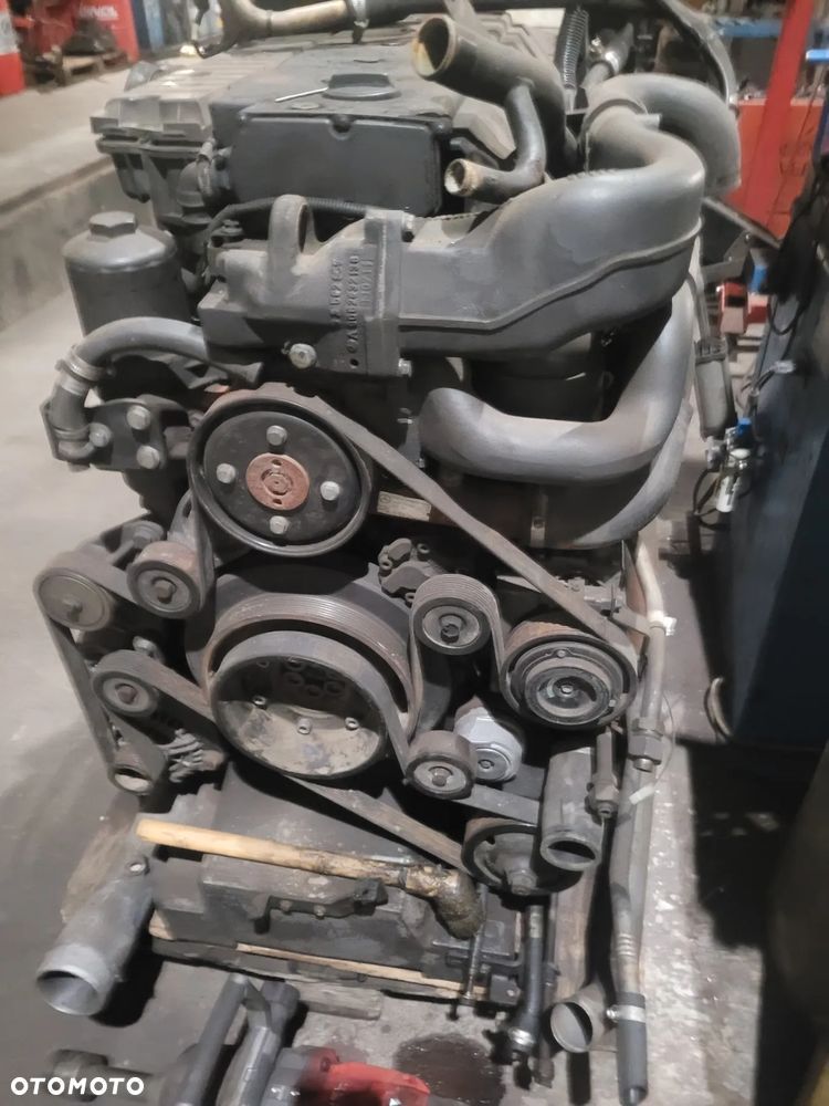 Silnik Mercedes  Axor 330 - 5