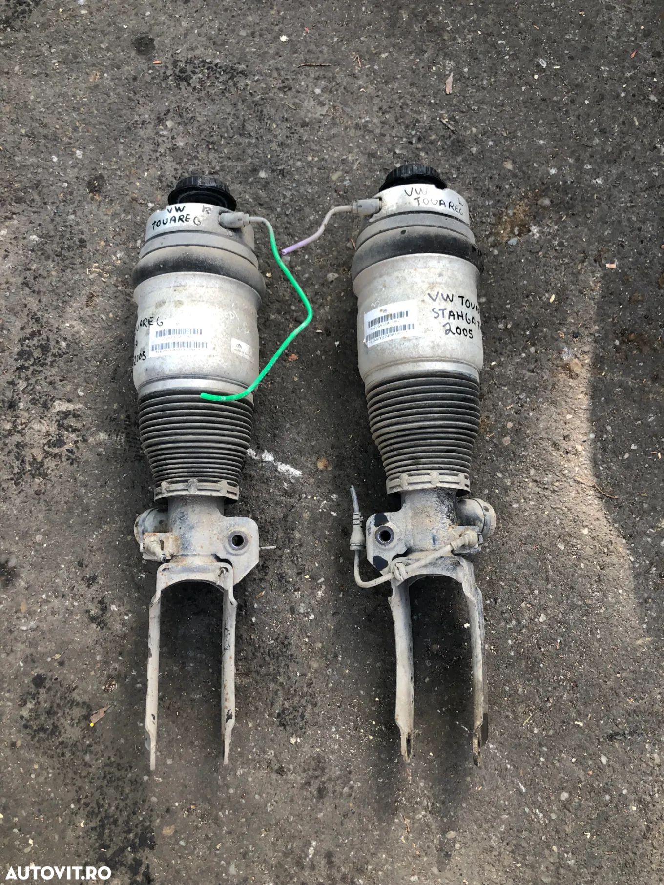 Perna aer stanga/dreapta fata VW Volkswagen Touareg 7L - 1