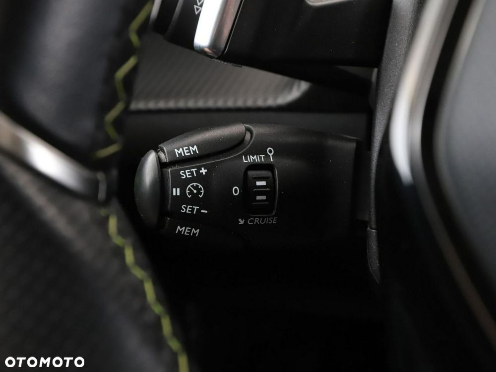 Peugeot 2008 1.2 PureTech GT Line S&S EAT8 - 35