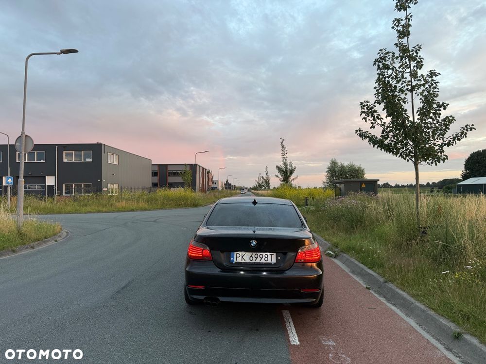 BMW Seria 5 523i - 5