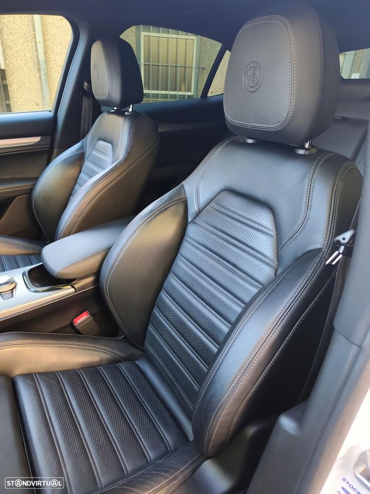 Alfa Romeo Stelvio 2.0 T Veloce TI Q4 AT8 - 6