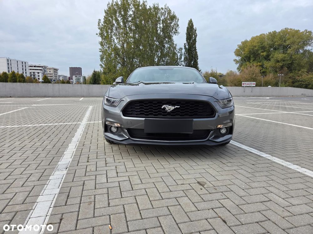 Ford Mustang - 4