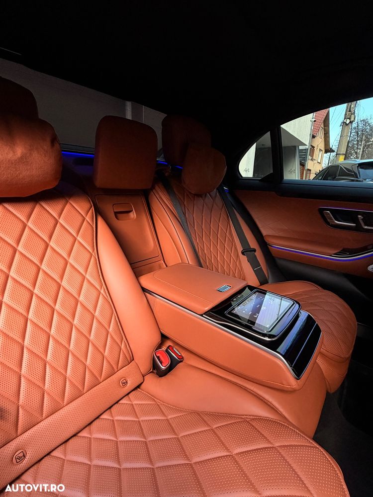 Mercedes-Benz S - 12