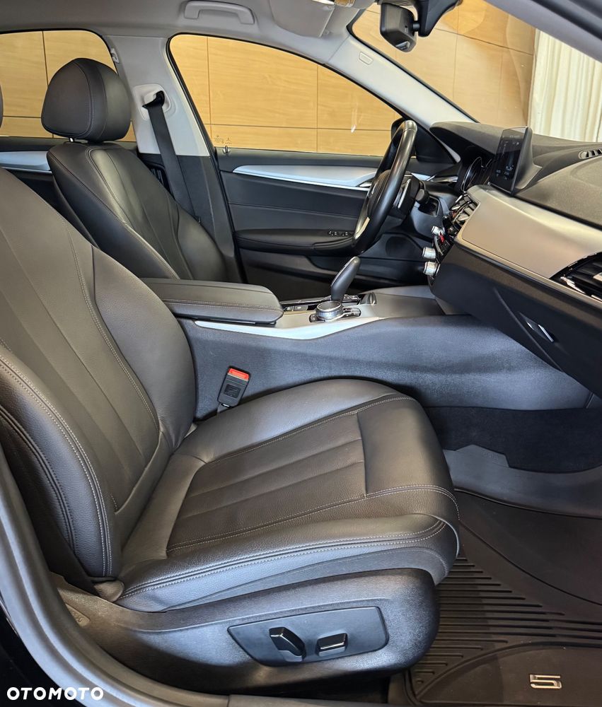 BMW Seria 5 520d xDrive - 15