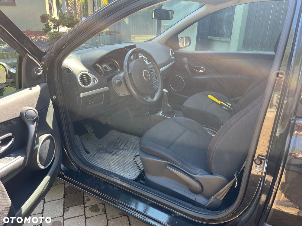 Renault Clio 1.2 16V Tech Run - 10