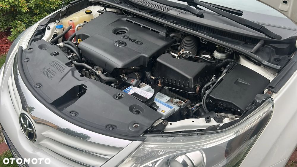 Toyota Avensis - 8