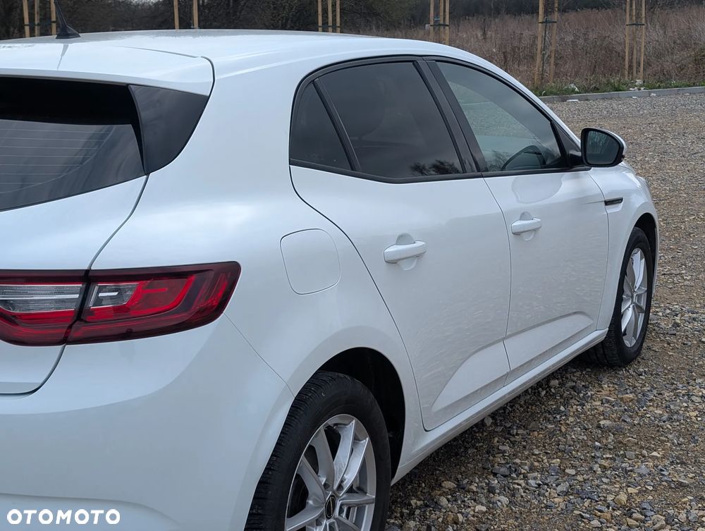 Renault Megane 1.3 TCe FAP Life - 11