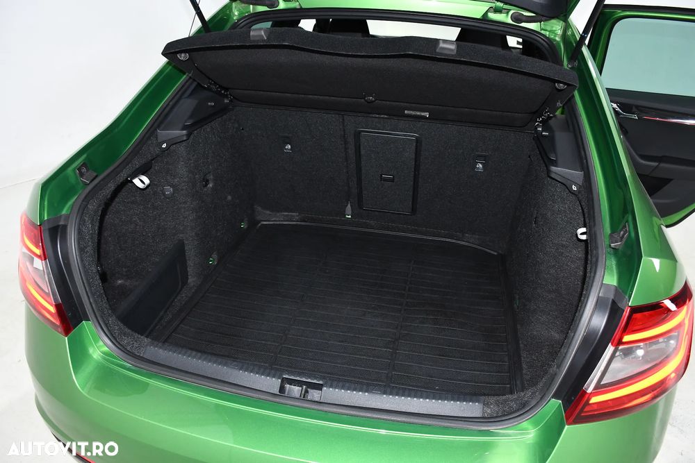 Skoda Octavia 2.0 TDI (Green tec) DSG RS - 40