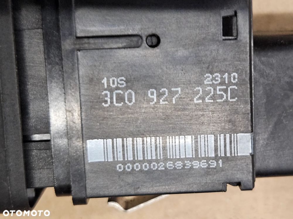 VW Passat B6 włącznik przycisk hamulca ręcznego 3C0927225C - 2