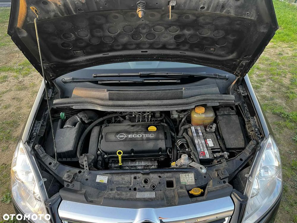 Opel Zafira 1.8 Sport - 12