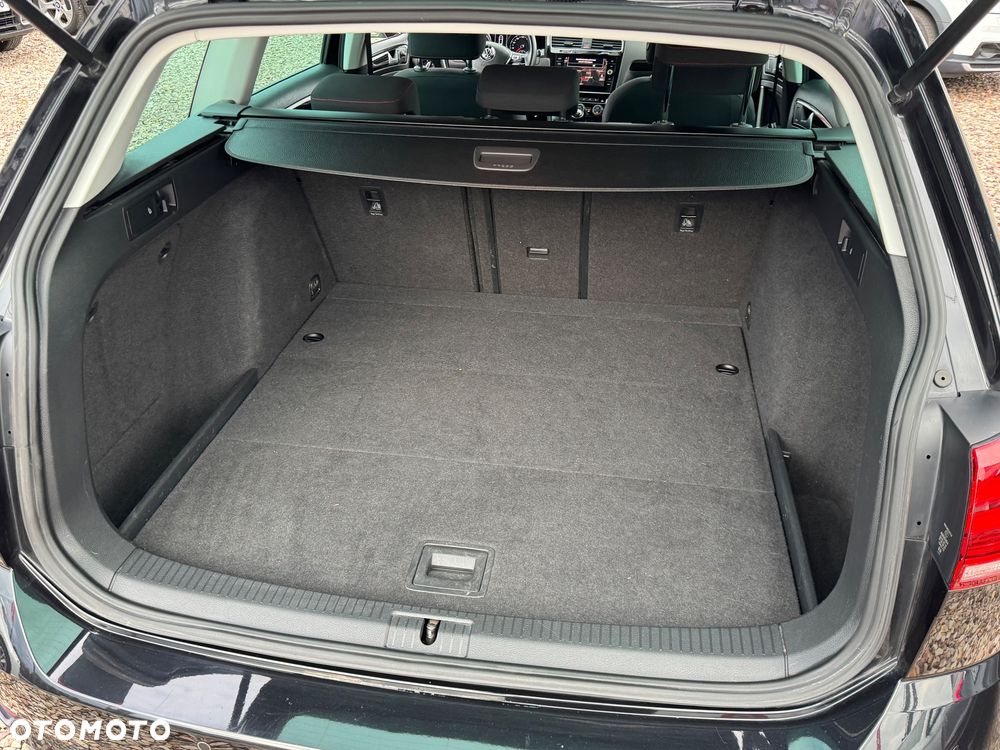 Volkswagen Golf 1.6 TDI Sound - 34