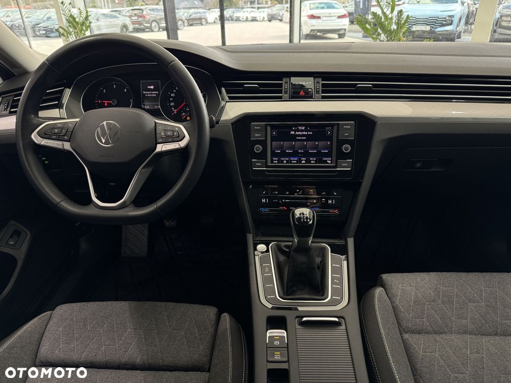 Volkswagen Passat - 14