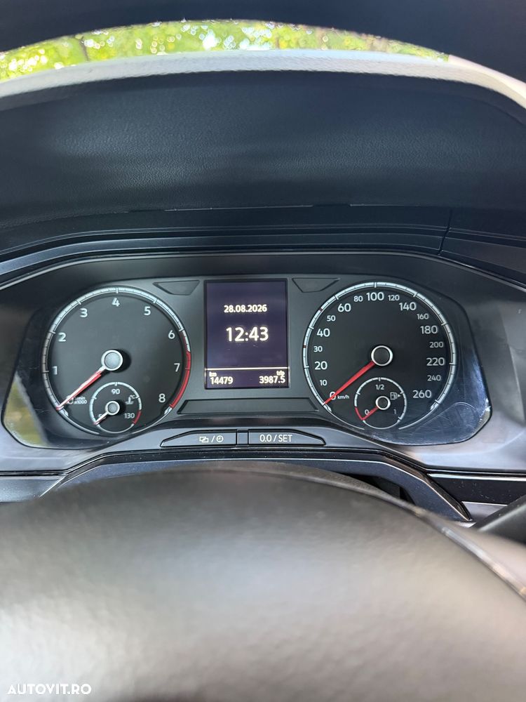 Volkswagen Polo - 1