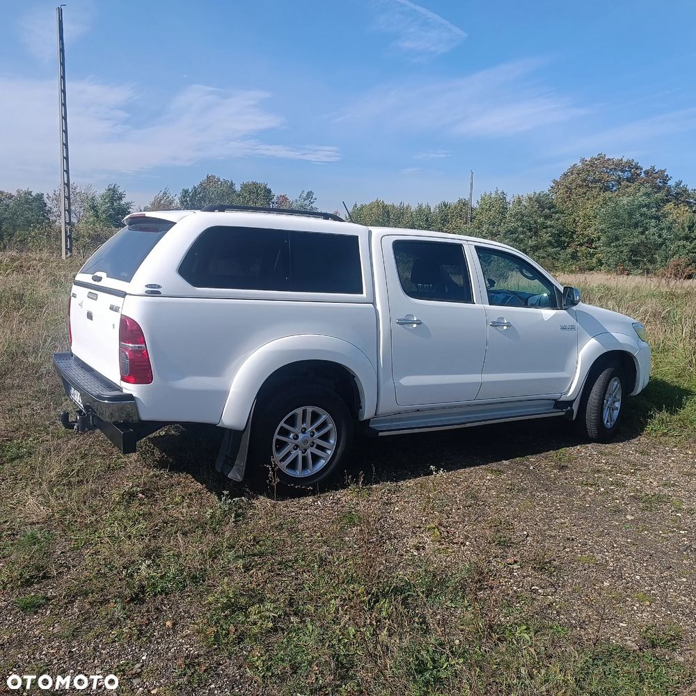 Toyota Hilux 3.0 D-4D SR5 - 4