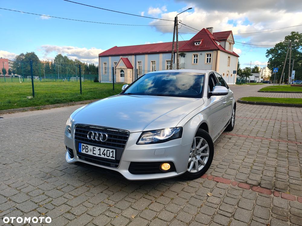 Audi A4 Limousine - 1