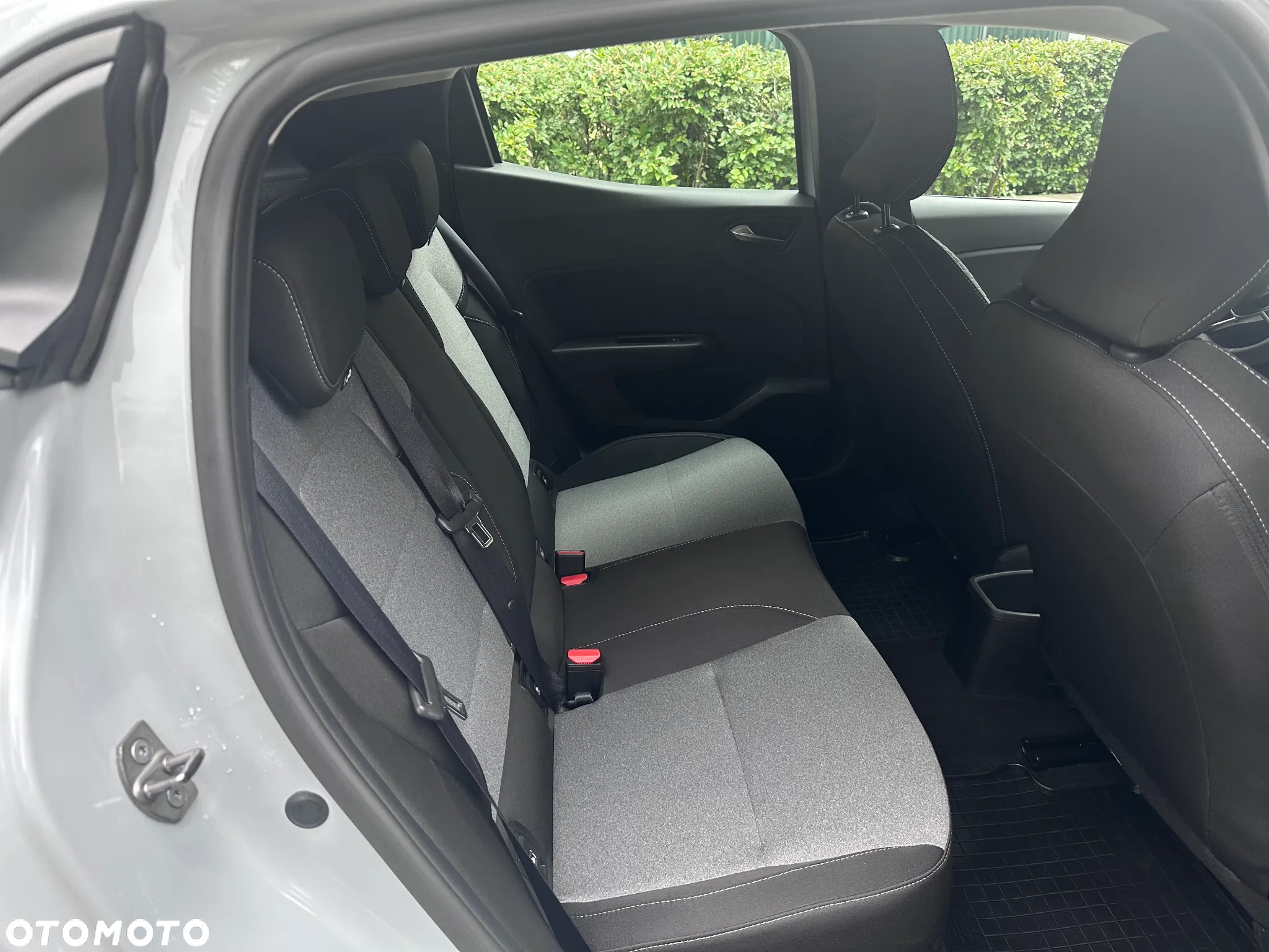 Renault Clio 1.0 TCe Evolution - 13
