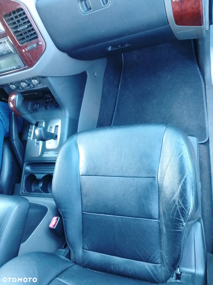 Mitsubishi Pajero 3.2 DI-D Automatik Dakar - 8