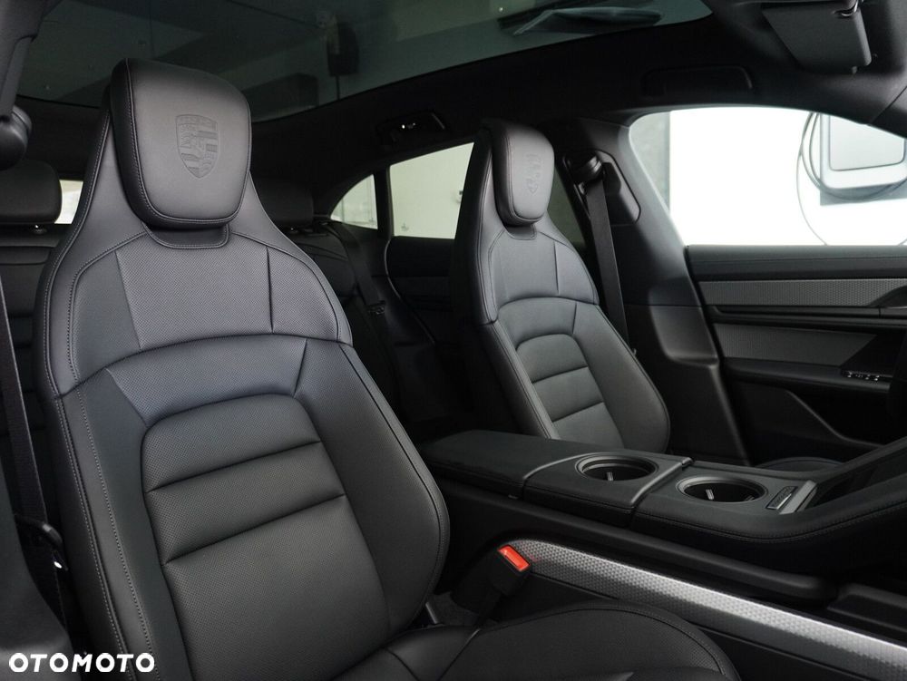 Porsche Taycan 105kWh 4S Black Edition - 33