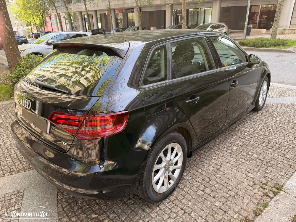 Audi A3 Sportback 1.6 TDI B.Line Attraction - 6
