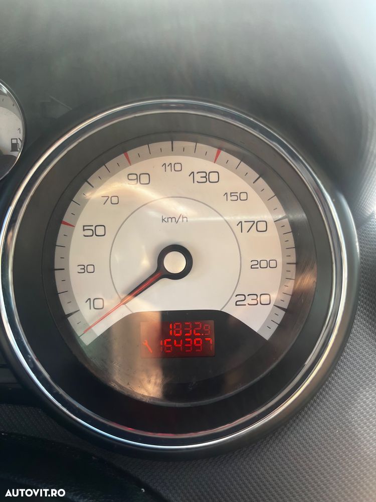 Peugeot 308 1.6HDi Premium Pack - 5