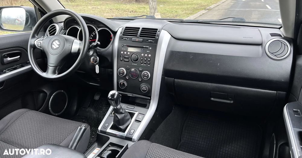 Suzuki Grand Vitara 1.9 DDiS Comfort DPF - 4