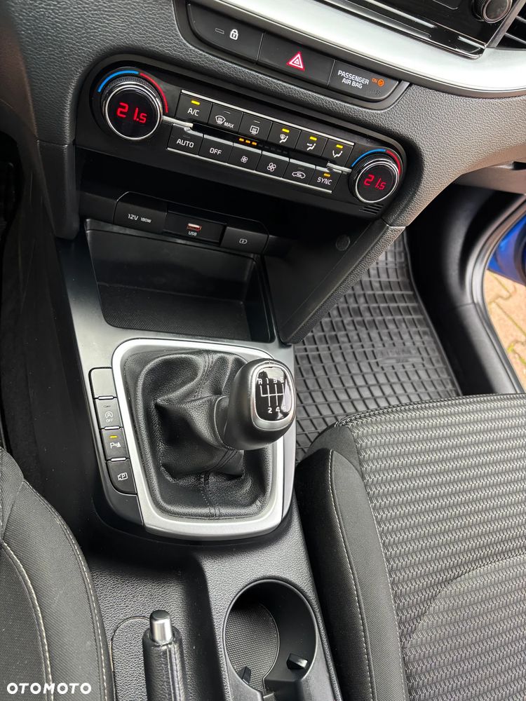 Kia Ceed 1.5 T-GDI M - 19