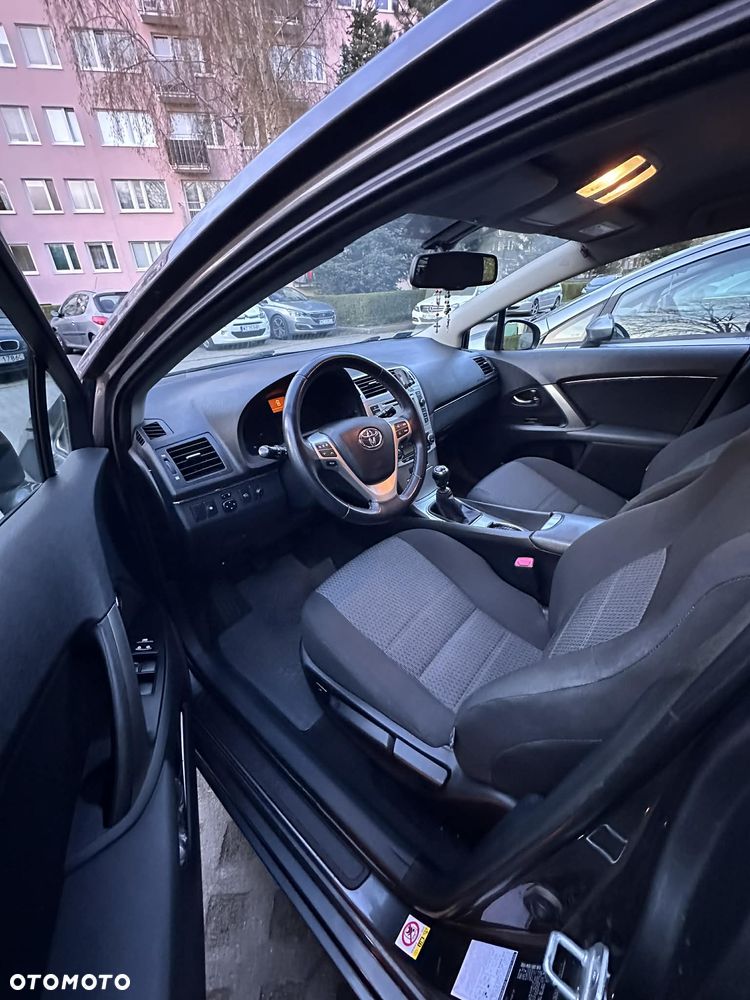 Toyota Avensis 2.0 D-4D Premium - 8