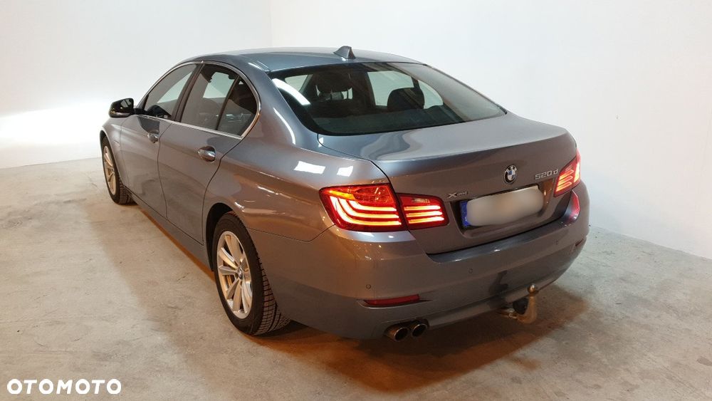 BMW Seria 5 520d xDrive - 4