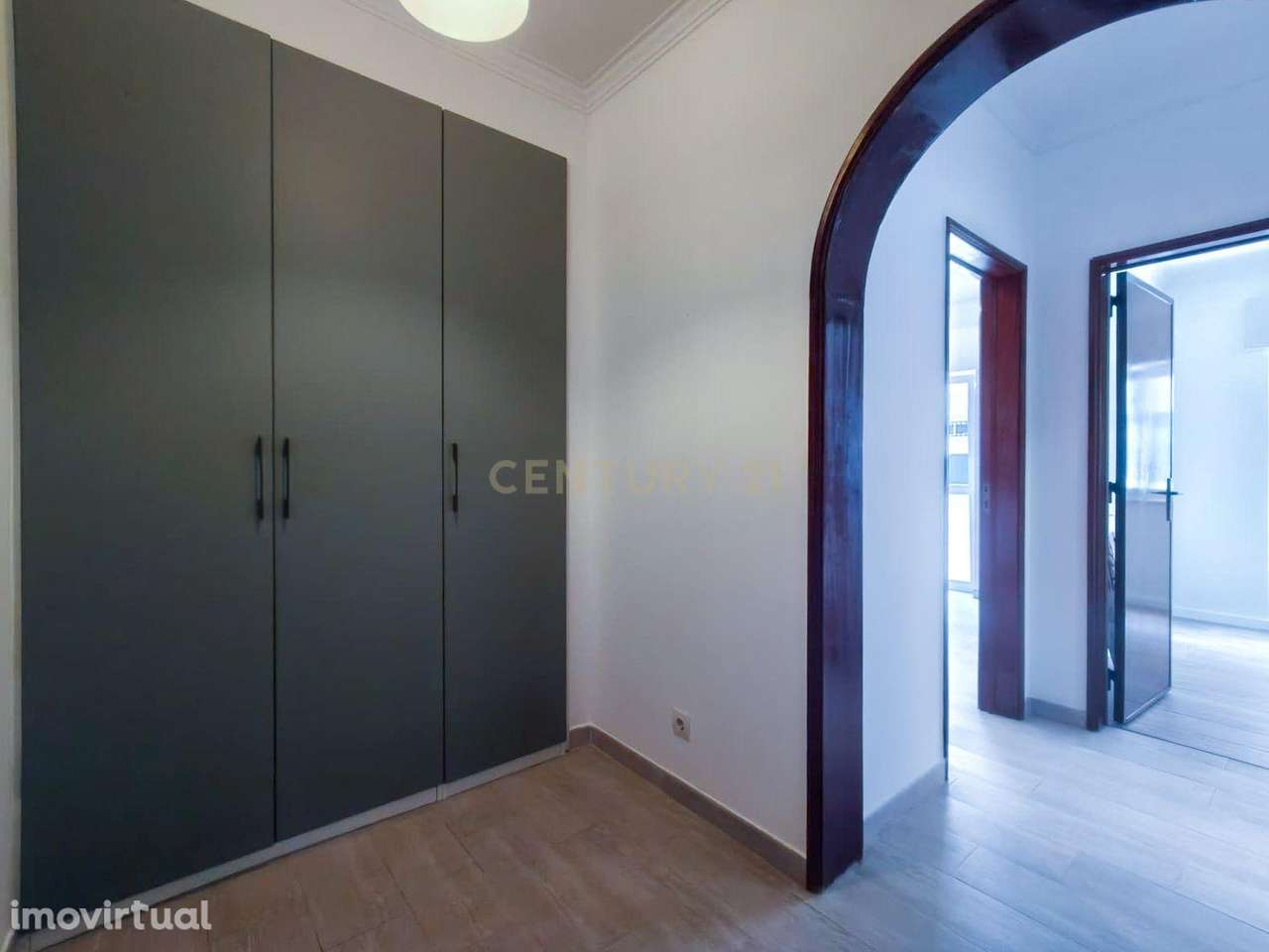 Apartamento T1 junto à PRAIA - Grande imagem: 2/13