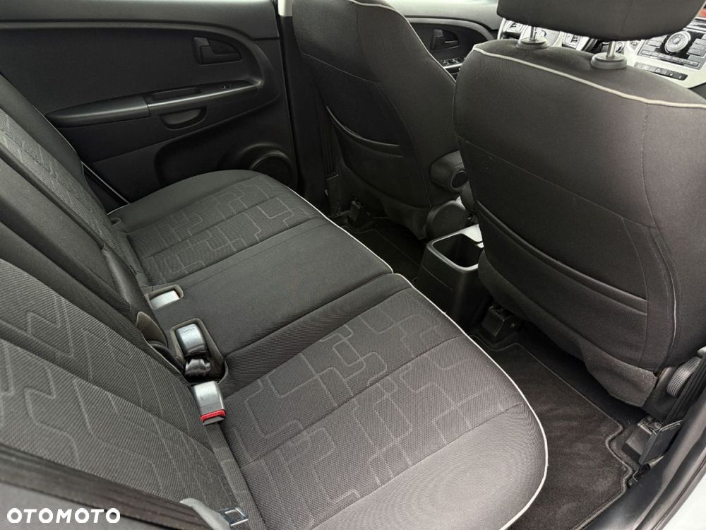 Kia Venga 1.4 CVVT UEFA EURO 2016 - 35