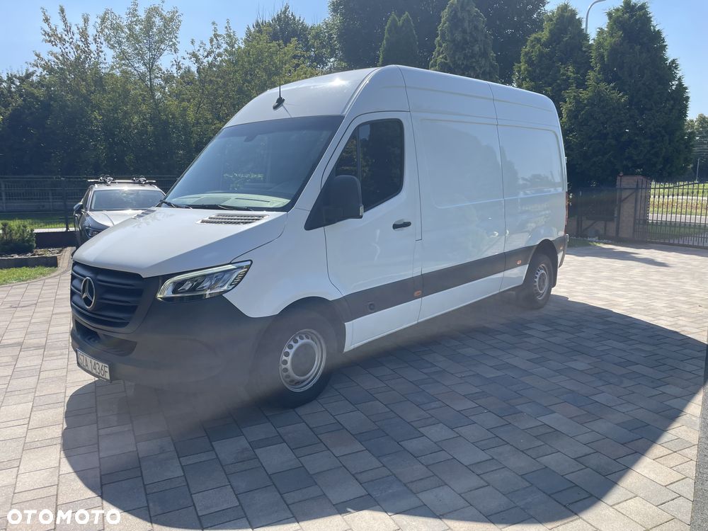 Mercedes-Benz Sprinter - 2