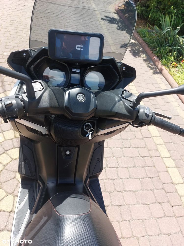 Yamaha X-max - 10
