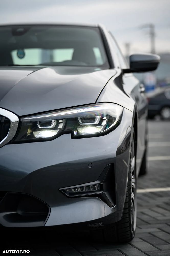 BMW Seria 3 330i AT - 10