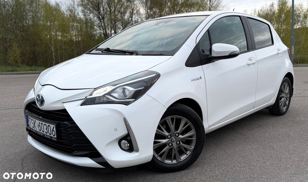 Toyota Yaris Hybrid 100 Premium - 17