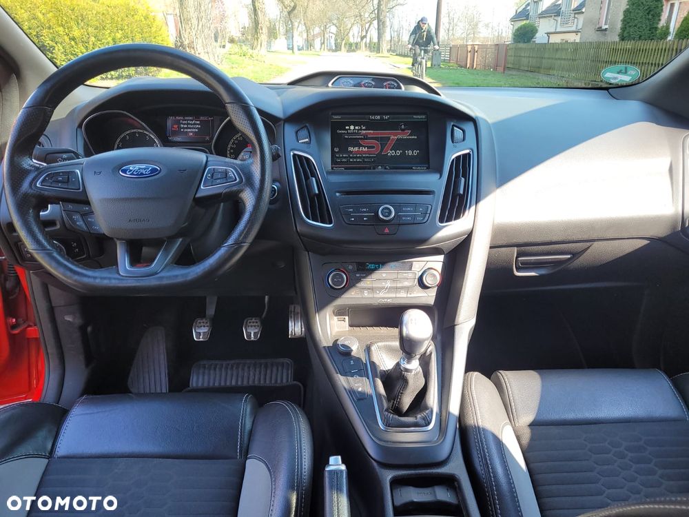 Ford Focus 2.0 EcoBoost ST - 14