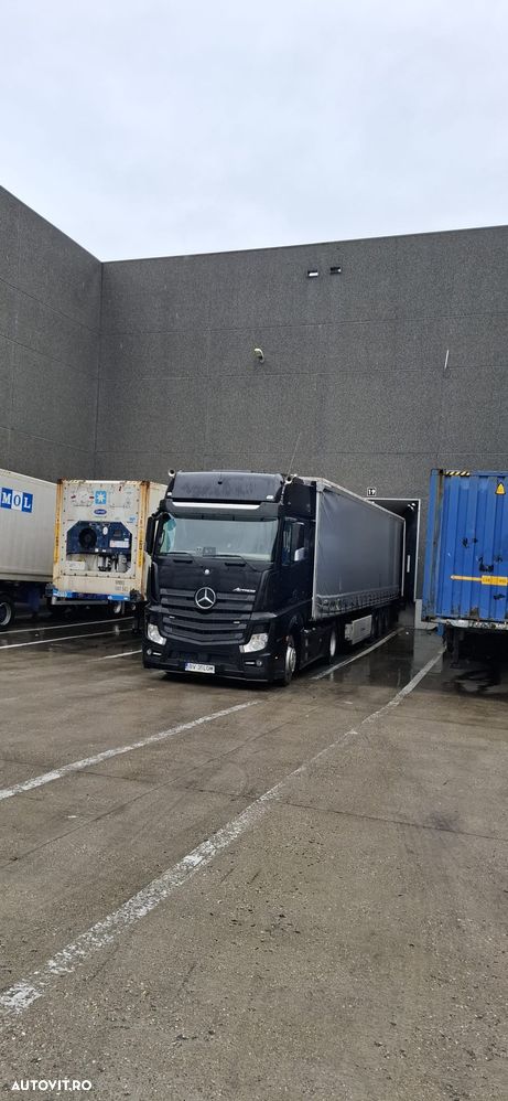 Mercedes-Benz Actros - 3
