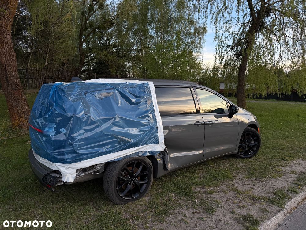 Chrysler Pacifica - 13